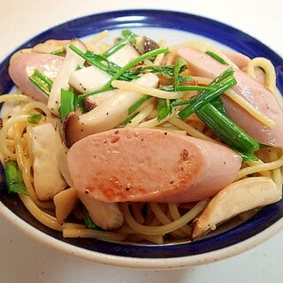 魚肉ソーセージとエリンギと葱の和風パスタ